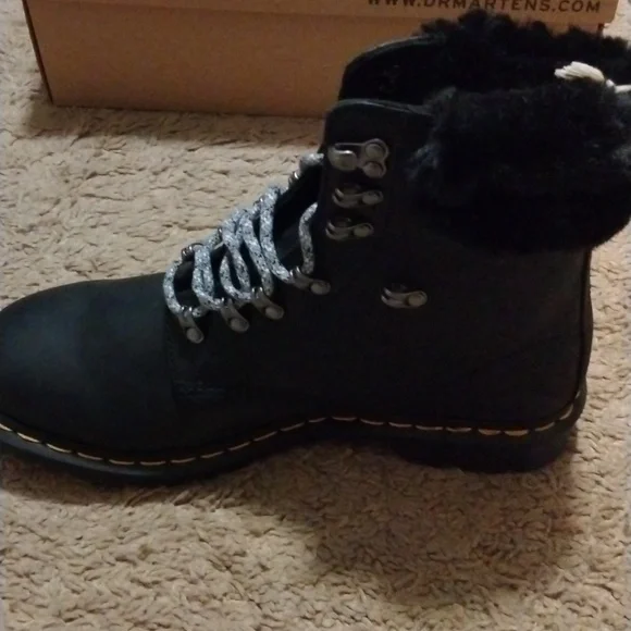 NIB Dr. Martens 1460 Serena Collar Combat Boots - Picture 9 of 11